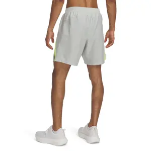 Short Under Armour Launch image-1