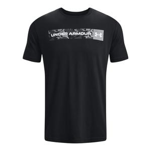 1376830-001-camiseta-con-franja-de-camuflaje-en-el-pecho-under-armour-negro-blanco
