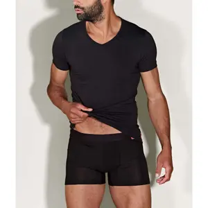 V-neck T-shirt Undiemeister image-1
