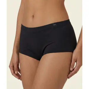 Shorty woman Undiemeister image-1