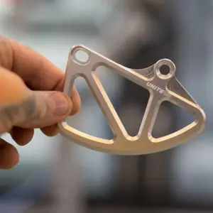 Guia da corrente Unite Compact Bash V2 image-0