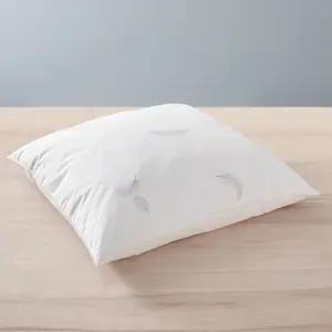 Natural range real feather pillow Univers Décor Prestige image-0