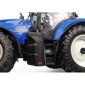 Car games Universal Hobbies New Holland T6.180 Methane image-5