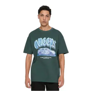 Oversized T-Shirt Upscale Queens image-0