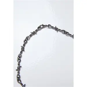 Collier fil de fer barbelé Urban Classics image-2