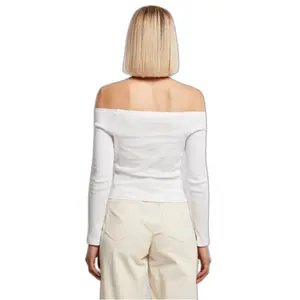 T-shirt de manga comprida com os ombros descalços das mulheres Urban Classics image-5