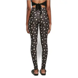Legging femme Urban Classics Soft AOP image-4