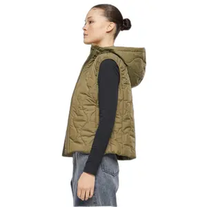 Women's Urban Classics Super Light Quilted Vest image-3