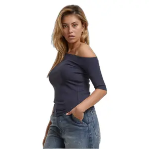 Camiseta de mujer Urban Classics Organic Asymmetric Rib image-2