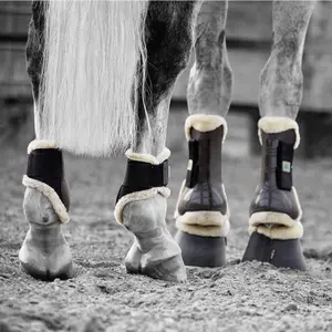 Synthetische paardenvetlok met rand van imitatiebont USG image-1