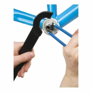 Boîtier de pédalier pour clé P et contre écrou Var image-2