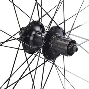 Rear gravel wheel rim lock disc hub Velox 700 K7 Mach1 Shimano M475 image-1