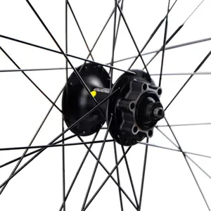 Roda de cascalho dianteira com bloqueio de aro e cubo de disco Velox 700 Mach1 Tub. Ready Shimano M475 image-1