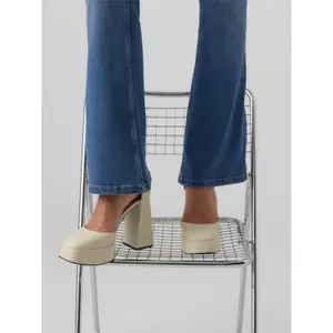 Női skinny flare farmer Vero Moda Scarlet MR VI3294 image-5