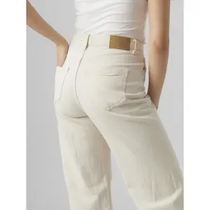 Hochtaillierte weite Jeans für Damen Vero Moda Tessa image-4