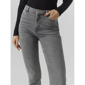Jeans Vero Moda Linda image-4