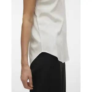 T-shirt femme Vero Moda Bella image-5