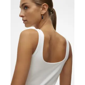 Camiseta de tirantes mujer Vero Moda Million 2-WAY image-5