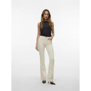 Hochgeschnittene Flared Jeans für Damen Vero Moda Flash image-2