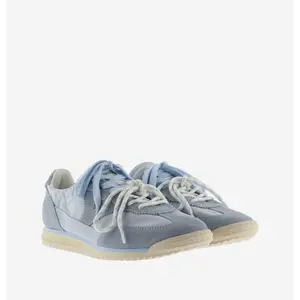 Women's Trainers Victoria Saturno image-2