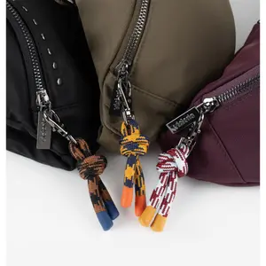 Women's nylon banana bag Victoria image-4