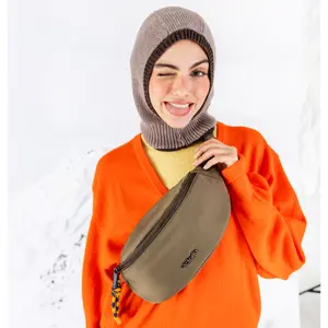 Women's nylon banana bag Victoria image-3