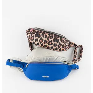 Women's nylon banana bag Victoria image-3