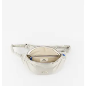 Women's nylon banana bag Victoria image-1