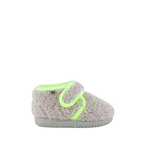 Faux fur slippers for kids Victoria Ojalá image-1