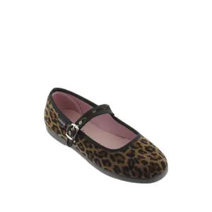 Girl Trainers Victoria Gong-fu image-1