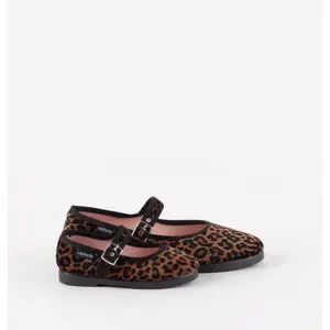 Girl Trainers Victoria Gong-fu image-5