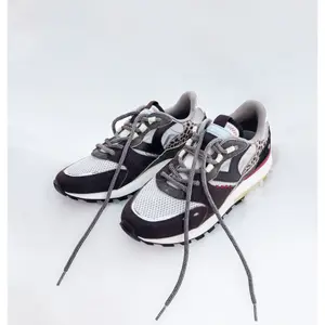 Sapatilhas de mulheres Victoria Luna image-5