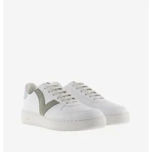 Zapatillas de piel y efecto contraste Victoria Madrid image-4