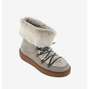 Suede boots girl Victoria Apreski Serraje image-1