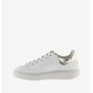 Sapatilhas e de efeitos metálicos para mulheres Victoria Milan image-2