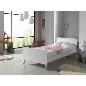 Bed, bedside table, desk, and chest of drawers. child Vipack Billy image-2