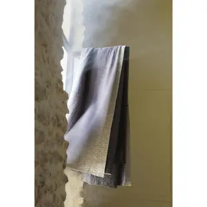 Plain-coloured bedspread Vivaraise Gastounet image-1