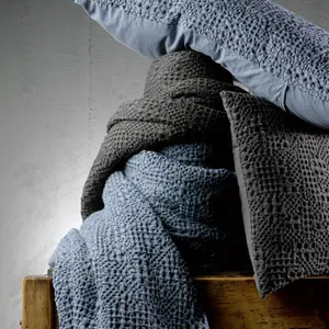 Stonewashed cotton bedspread Vivaraise Tana image-1