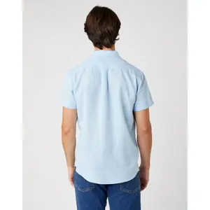 Short sleeve shirt Wrangler in Cerulean Blue image-2