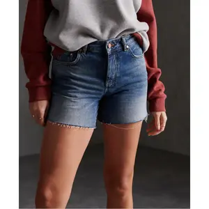 Short en jean mi-long femme Superdry image-1