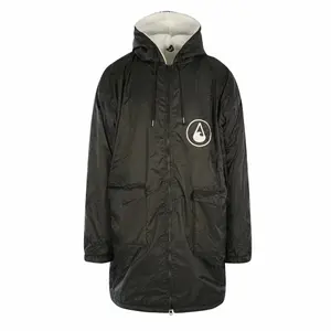 wh4032-poncho-wave-hawaii-jety-sherpah-schwarz-weiss