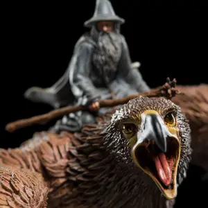 Figurka Pána prstenů Weta Workshop Gandalf on Gwaihir image-2