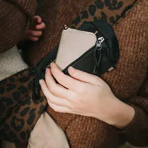 Baby carrier accessory sliding bag Wildride image-1