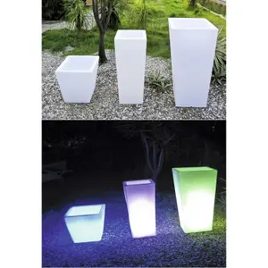 600056-belyst-rund-blomkruka-wilsa-garden-vit-30x42x92-cm