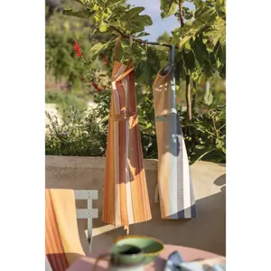 Apron with pocket Winkler Yuna image-1