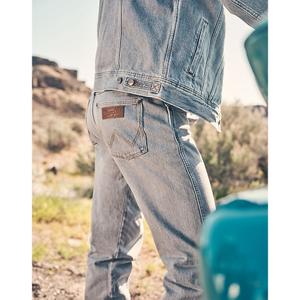 product/w/r/wrangler-112370943-light-ice-5.jpg