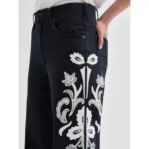 Utsvängda byxor för kvinnor Wrangler 70s Flare image-3