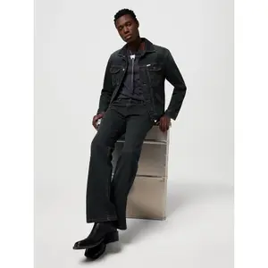 Loose Bootcut Jeans Wrangler image-3