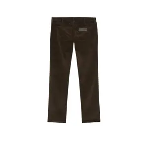 Gerade Jeans Wrangler Greensboro Chocolate Torte image-1