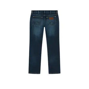 Gerade Jeans Wrangler Greensboro Frozen Night image-1